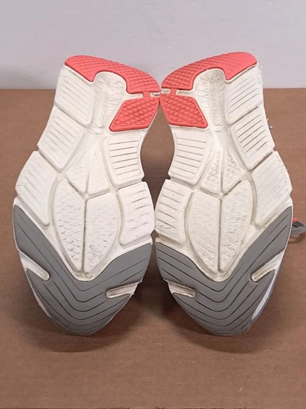 Skechers Max Cushioning Go Run Shoes Women 9.5 Gray Pink Athletic 128551 GYCL